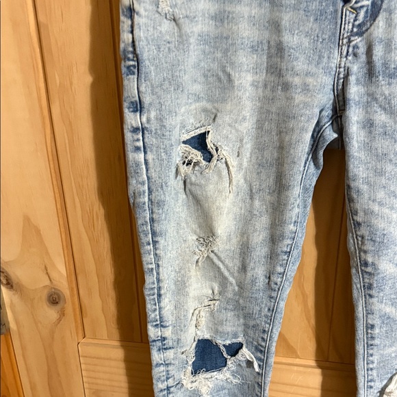 American Eagle Outfitters Light Blue Distressed Men's Athletic Skinny Jeans - Picture 6 of 8